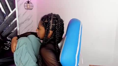   online show from October 24, 7:10 pm