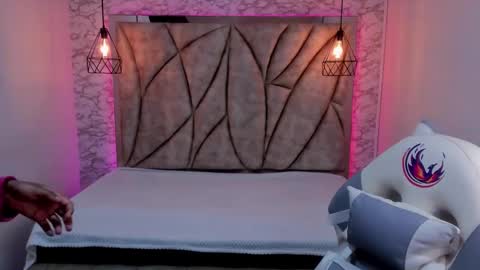   online show from January 27, 12:05 pm