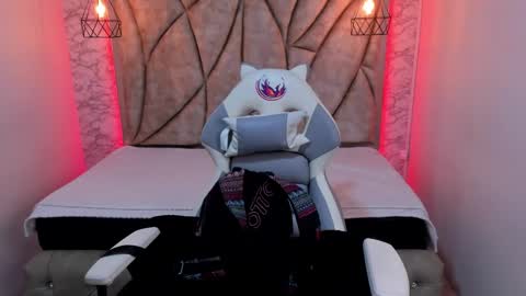   online show from February 1, 11:54 am