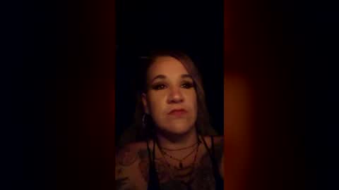 queenb1126 online show from June 13, 3:26 am