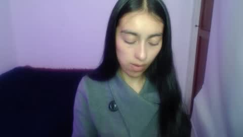 queenbyte_18 online show from January 15, 3:12 am