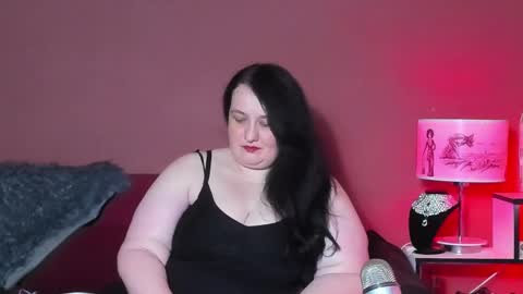 Snapshot of queenofhaze chatting on December 6, 10:07 pm you may simply address Me with Your Grace online show from December 6, 10:07 pm