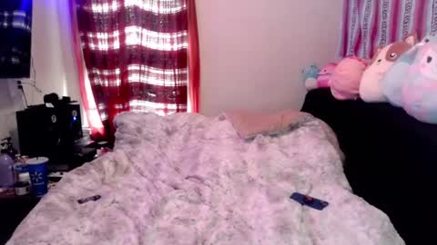 QueenOfHearts online show from February 9, 8:34 pm