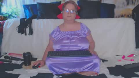 QueenPammy online show from April 16, 5:52 am