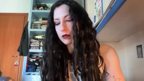 queenselket online show from April 22, 10:34 am