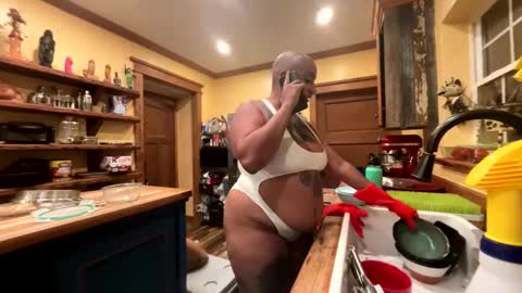 Queen Hilarity online show from April 25, 2:14 am