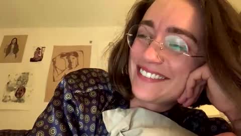 quiverphoenix online show from May 27, 12:10 am