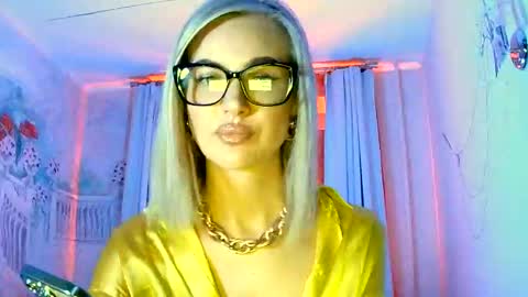 qusi28 online show from February 10, 6:13 pm