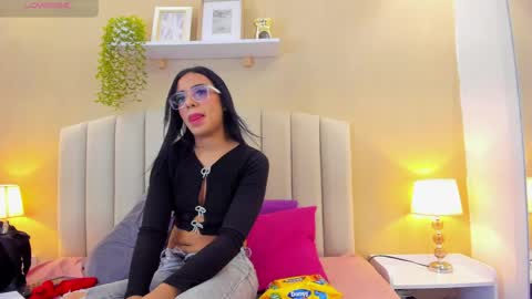 Rachel Donnelly online show from March 26, 2:58 am