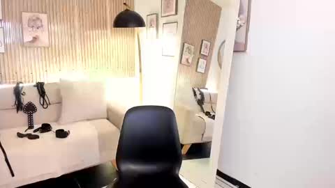 RACHEL ES online show from September 19, 5:28 am