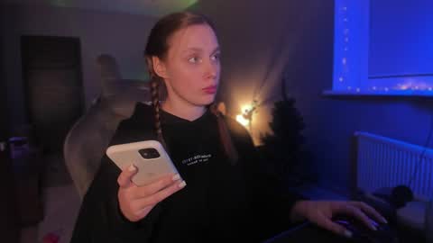 Snapshot of rachel_passion chatting on December 17, 11:27 pm Diana online show from December 17, 11:27 pm