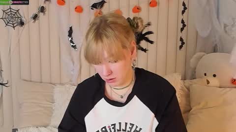 Ray  online show from October 24, 3:13 am