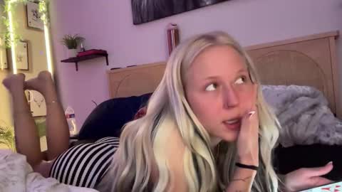 Raelee Fox online show from February 18, 7:24 pm