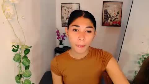 raindrizzle1706 online show from December 16, 7:36 am