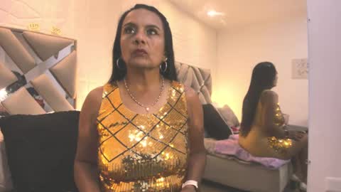 Raquel Moore  online show from September 12, 12:45 pm