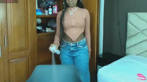 Snapshot of raqueljones_ chatting on September 9, 12:16 pm Raquel online show from September 9, 12:16 pm