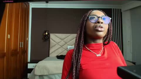Snapshot of raqueljones_ chatting on February 25, 11:43 am Raquel online show from February 25, 11:43 am