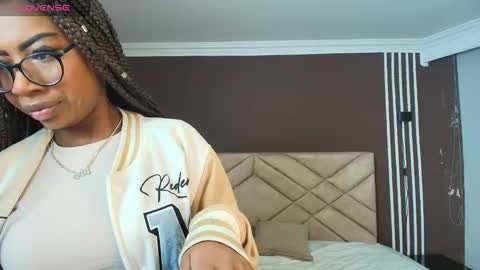 Snapshot of raqueljones_ chatting on September 24, 11:53 am Raquel online show from September 24, 11:53 am