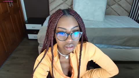 Snapshot of raqueljones_ chatting on January 20, 11:45 am Raquel online show from January 20, 11:45 am