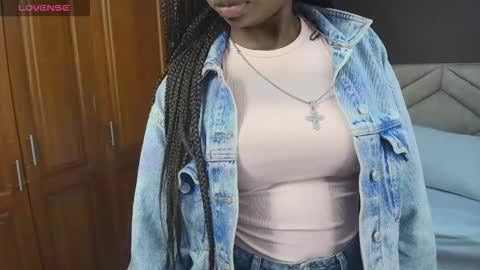 Snapshot of raqueljones_ chatting on October 22, 11:59 am Raquel online show from October 22, 11:59 am