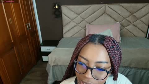 Snapshot of raqueljones_ chatting on March 4, 11:40 am Raquel online show from March 4, 11:40 am