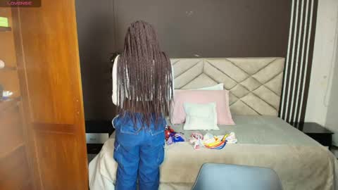 Snapshot of raqueljones_ chatting on February 19, 11:38 am Raquel online show from February 19, 11:38 am