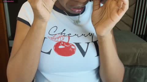 Snapshot of raqueljones_ chatting on March 5, 11:49 am Raquel online show from March 5, 11:49 am