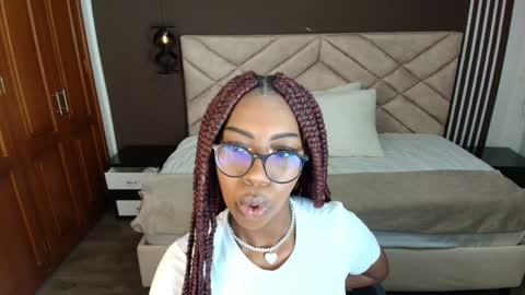 Snapshot of raqueljones_ chatting on January 14, 11:42 am Raquel online show from January 14, 11:42 am