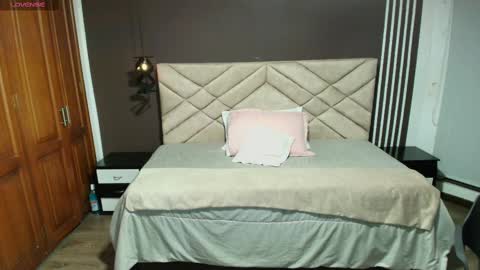 Snapshot of raqueljones_ chatting on March 12, 11:42 am Raquel online show from March 12, 11:42 am