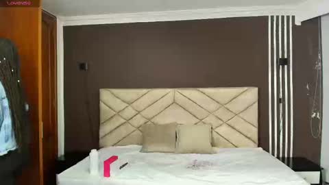 Snapshot of raqueljones_ chatting on September 20, 12:03 pm Raquel online show from September 20, 12:03 pm