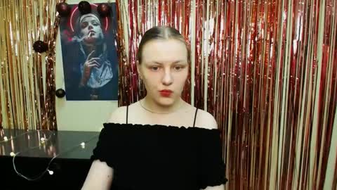 raspberry0101 online show from February 13, 3:03 pm