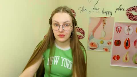 raspberry0101 online show from March 11, 1:23 pm