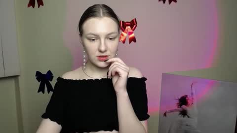 raspberry0101 online show from February 9, 7:41 pm