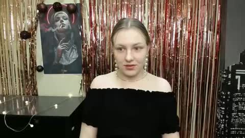 raspberry0101 online show from February 11, 1:41 pm