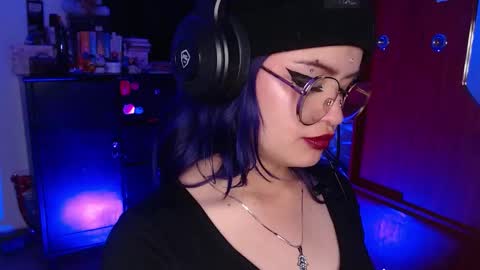 raventh_ online show from November 27, 10:01 pm