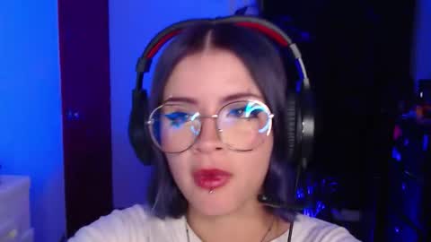 raventh_ online show from January 19, 3:57 am