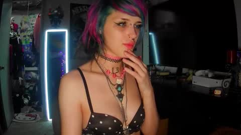 ravynstar13 online show from October 20, 7:00 am
