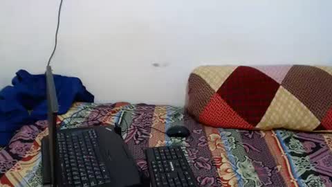 Snapshot of raycatt chatting on January 18, 4:04 am Ray online show from January 18, 4:04 am