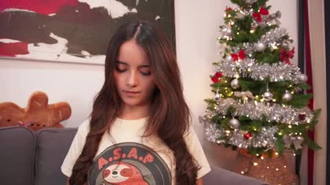 Snapshot of raychell_black chatting on January 2, 4:02 pm Raychell Black online show from January 2, 4:02 pm
