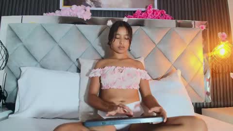 DONCELLA online show from April 8, 8:44 pm