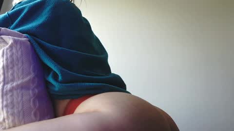 Snapshot of reallilygrace chatting on December 5, 9:28 pm Lily Grace online show from December 5, 9:28 pm