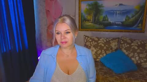 Snapshot of reasonforpassion_ chatting on September 22, 5:28 am Im a little sick. Ill be back soon. online show from September 22, 5:28 am