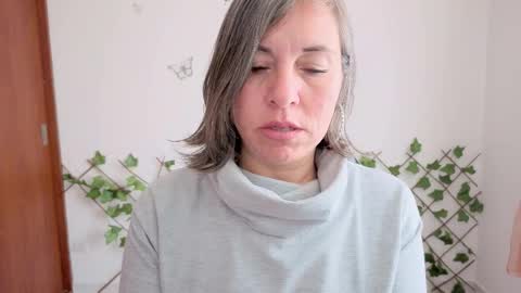 Rebbeca online show from February 4, 1:36 pm