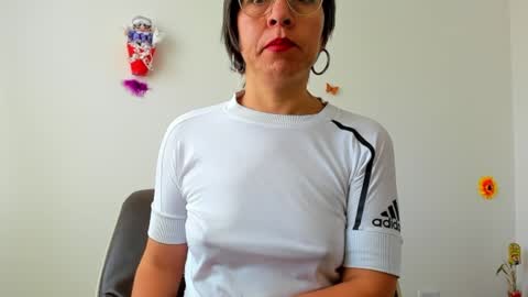 Rebbeca online show from December 25, 12:58 pm