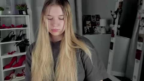 rebecca_____ online show from November 4, 2:05 am