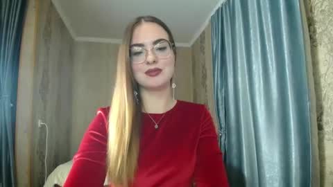 Snapshot of rebecca_ccaa chatting on September 28, 6:13 pm Rebecca online show from September 28, 6:13 pm