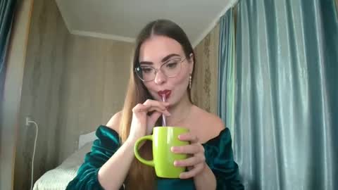 Snapshot of rebecca_ccaa chatting on October 3, 11:59 am Rebecca online show from October 3, 11:59 am