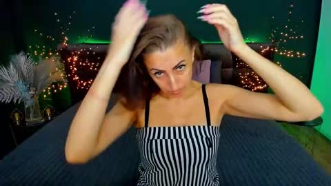 rebecca_diamonds online show from September 16, 5:59 am