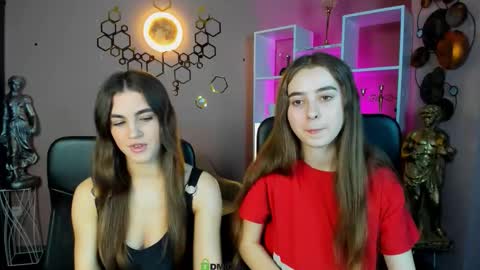 rebecca_smile_ online show from December 19, 1:36 pm