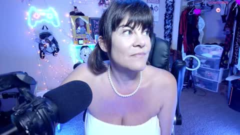 Rebecca Love online show from November 28, 10:13 pm